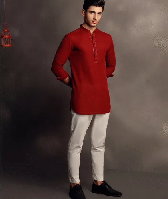Round-neck knitted sweater